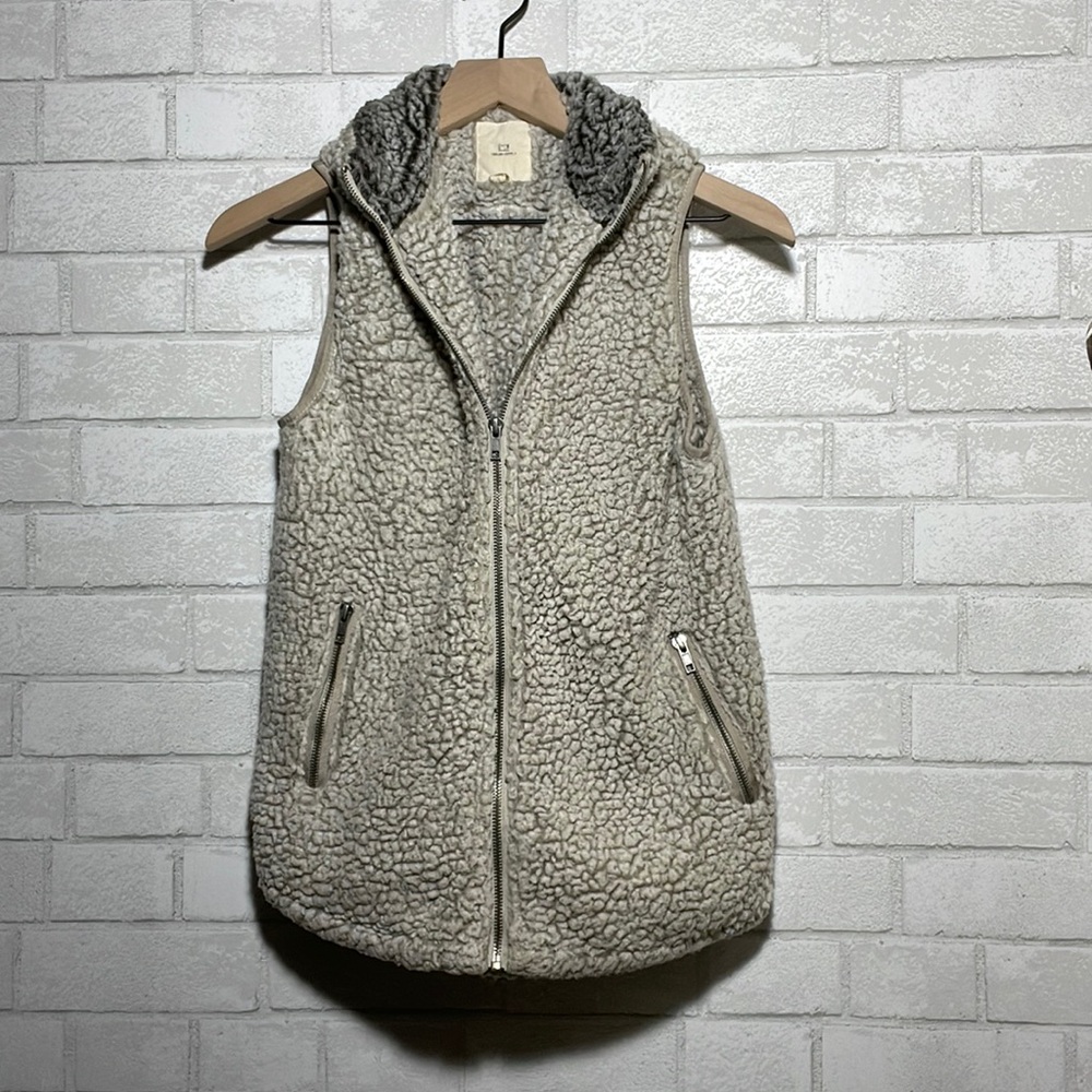 Thread + Supply Sherpa Zip Up Vest